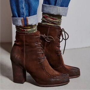 FRYE Parker Moc Short Boot in Brown- Oiled Leather